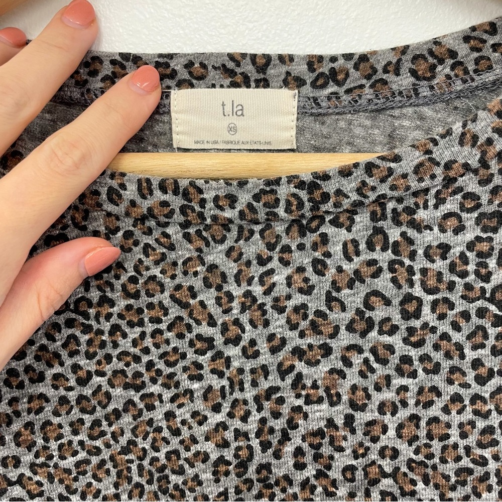 LEOPARD PRINT TOP - Picture 2 of 5